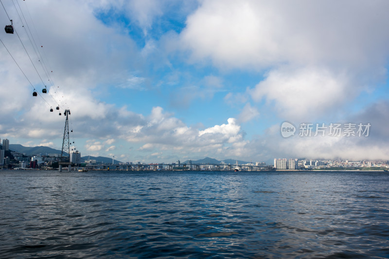 夏季白天韩国釜山跨海缆车风光