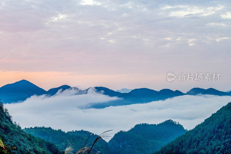 重庆酉阳：石门山的清晨