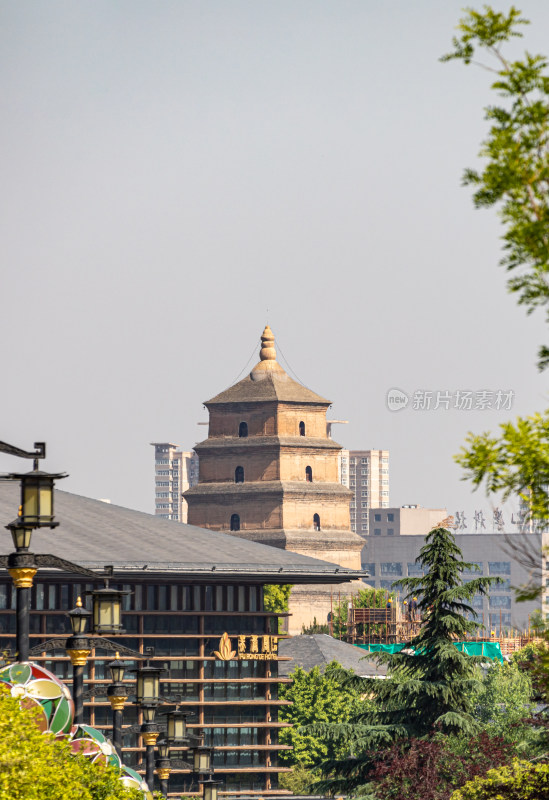 陕西西安大唐芙蓉园看大雁塔建筑景观