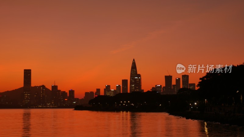 城市日落天际线水岸景观