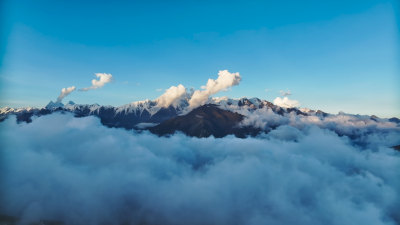 四川贡嘎雪山云海航拍