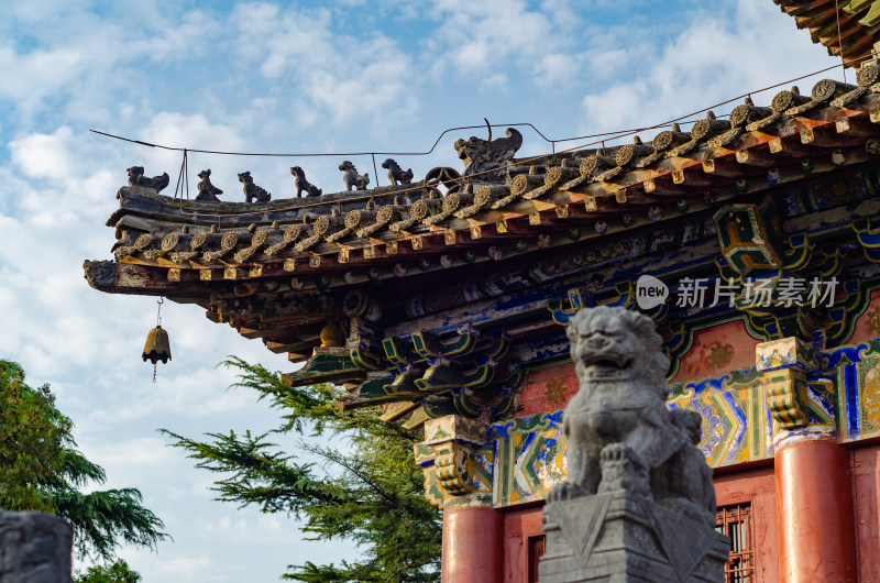 洛阳市白马寺古建筑屋脊特写