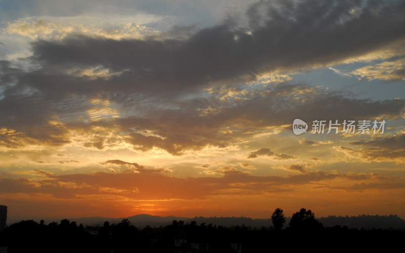 风云变化日落夕阳晚霞余晖傍晚火烧云