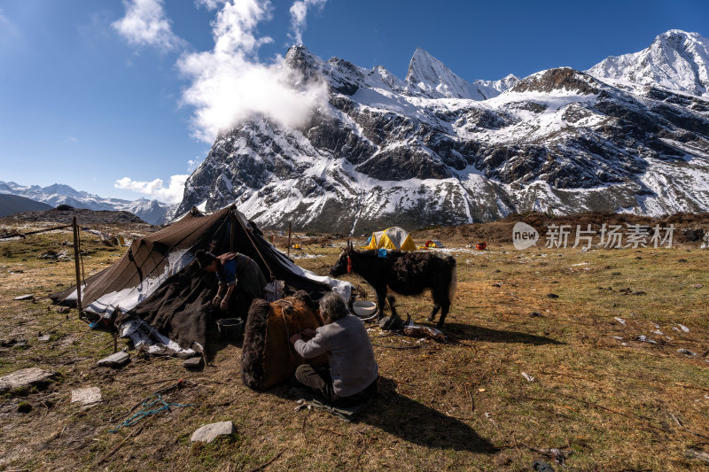 西藏日喀则珠峰东坡嘎玛沟喜马拉雅山脉雪山