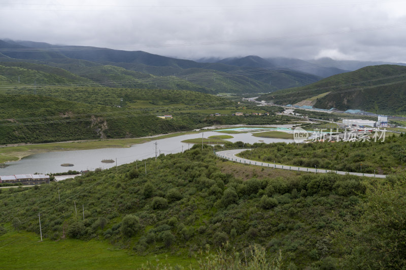 阿坝州红原县山川草原河流灌木湿地风光