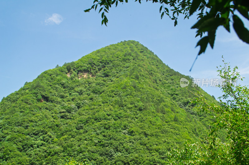 西安市蓝田秦岭山区辋川溶洞的山峰