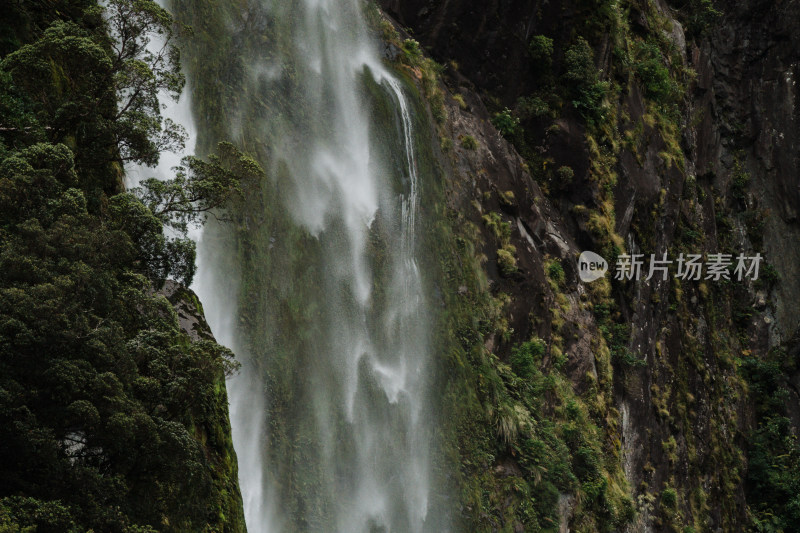 新西兰米佛峡湾Milford Sound