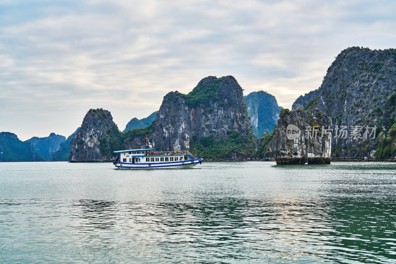 越南下龙湾自然美景