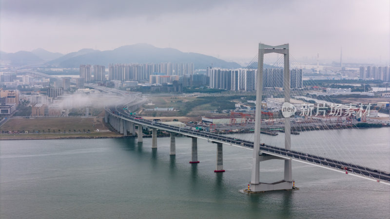 低空平流雾下的深中通道