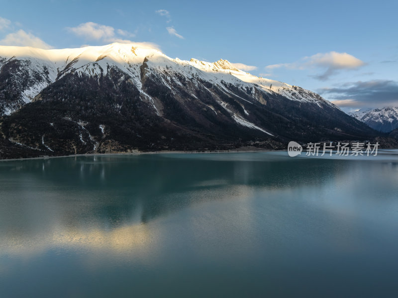 西藏昌都然乌湖来古雪山冰湖高空航拍