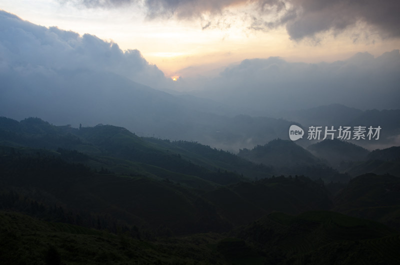 广西龙脊梯田 光影山峦 山峦日出 云海