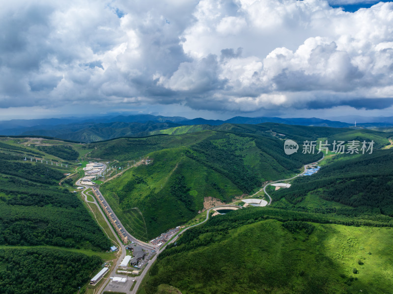 河北崇礼张家口滑雪小镇山区森林美景