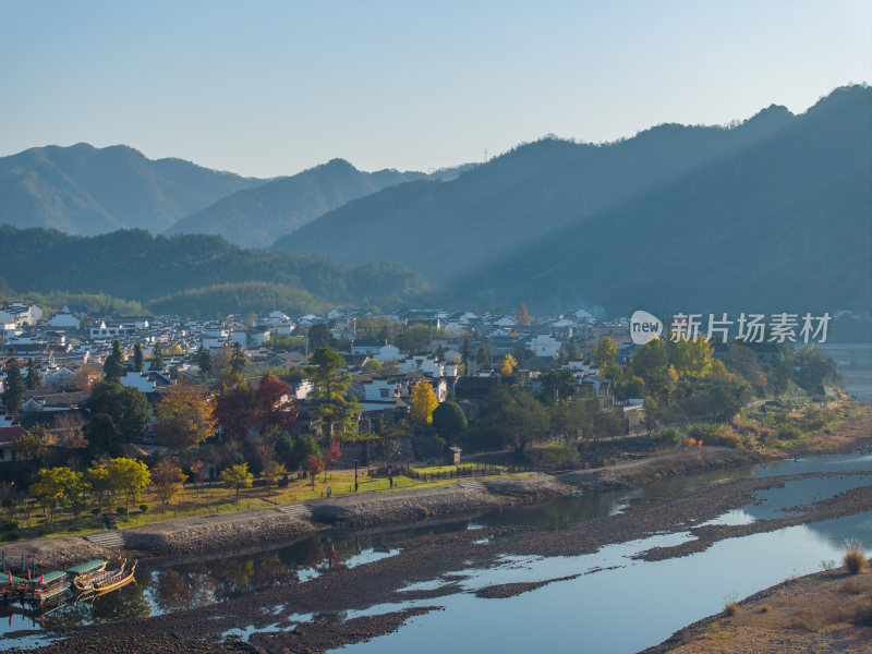 航拍安徽宣城泾县桃花潭风景区老街村庄