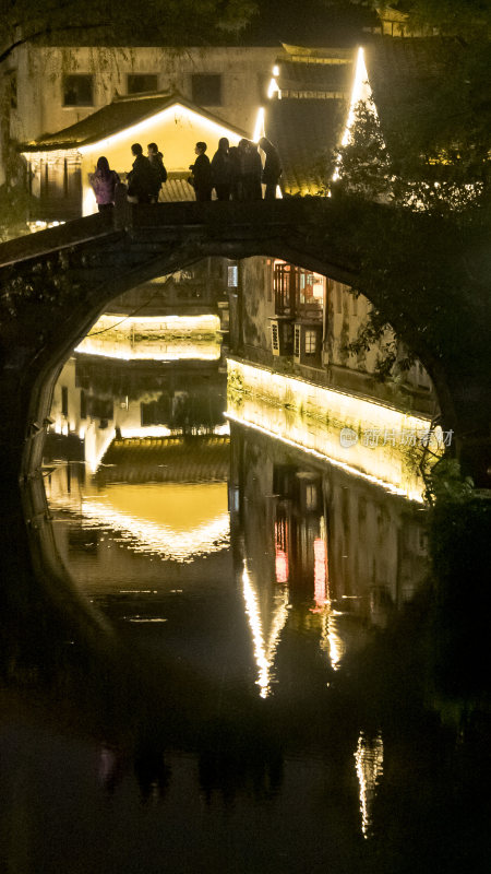 绍兴仓桥直街江南水乡夜景