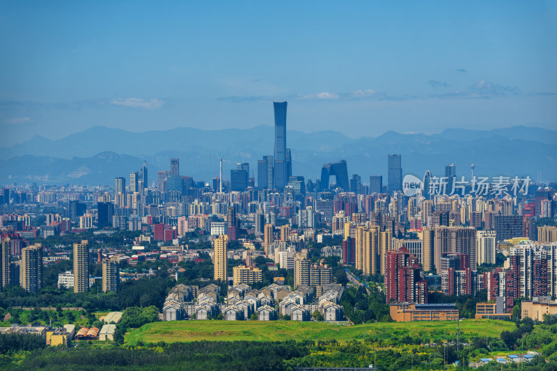 远眺西山背景下的北京城市全景