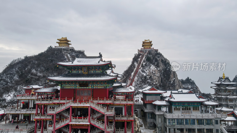 河南老君山飞雪中的千年古树冬季航拍