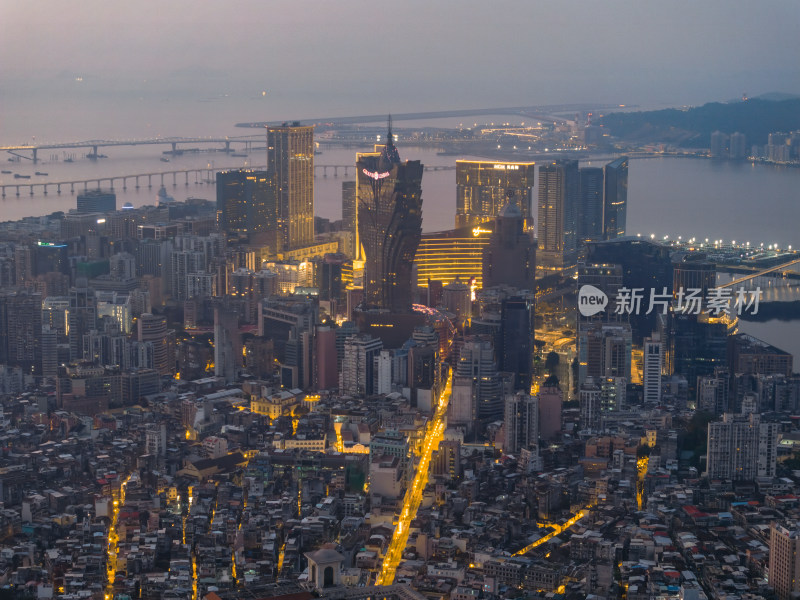 澳门半岛新葡京澳门塔CBD夜景高空航拍