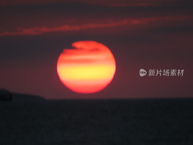 海上日落景象