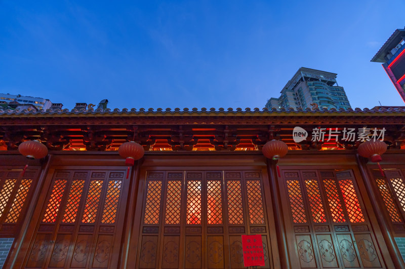 广州大佛寺中式传统建筑与广场夜景灯光