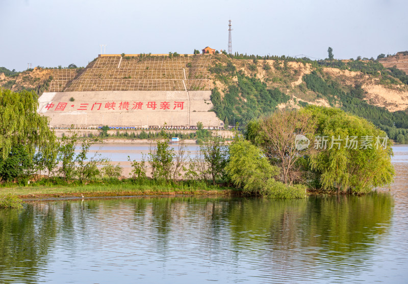 河南三门峡陕州公园天鹅湖黄河公园景点景观