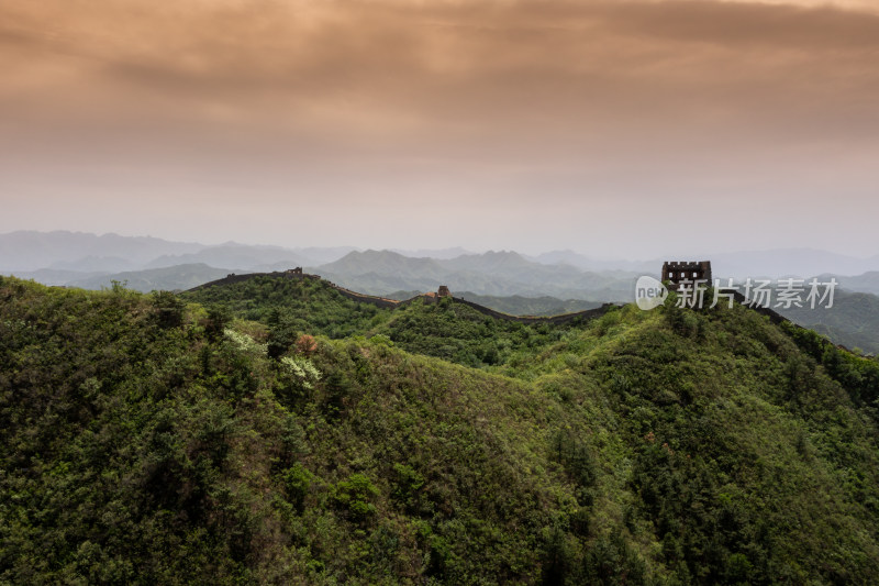 航拍北京蟠龙山长城