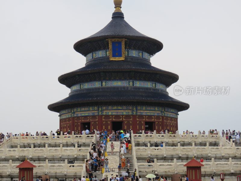 北京天坛祈年殿游客景象