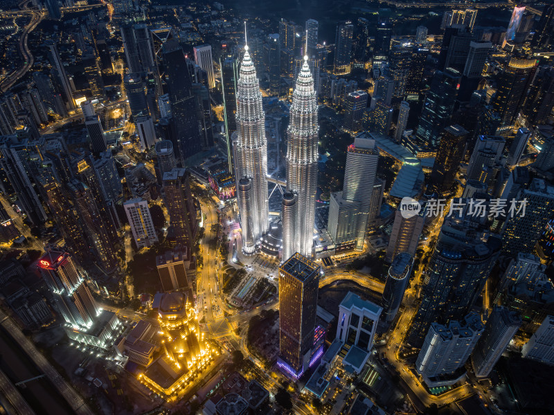 马来西亚吉隆坡莫迪卡石油双子塔日落夜景