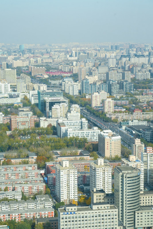 北京西二环路住宅楼和交通道路俯拍