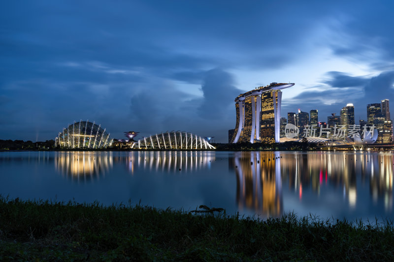 新加坡滨海湾金沙海滨奥林匹克蓝调夜景