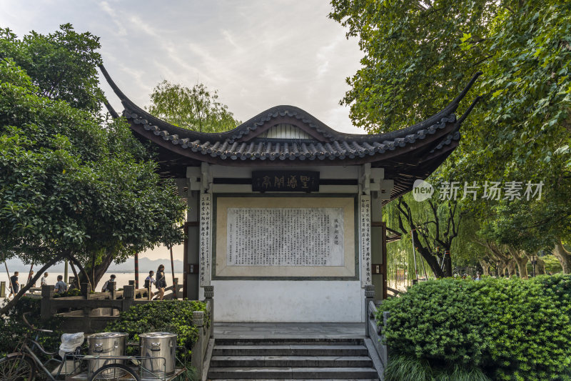 杭州西湖圣塘闸亭风景