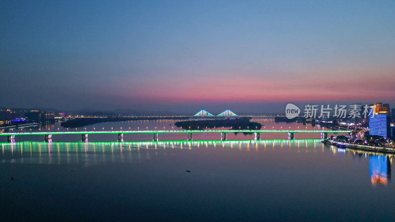 航拍湖北襄阳襄樊汉江长虹大桥夜景