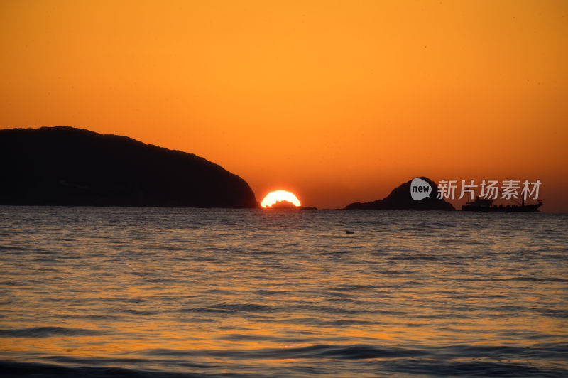海上日落景象