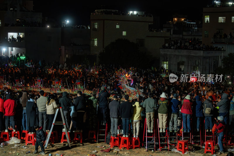 广东梅州中国非遗顺丰火龙狂舞夜焰火龙腾