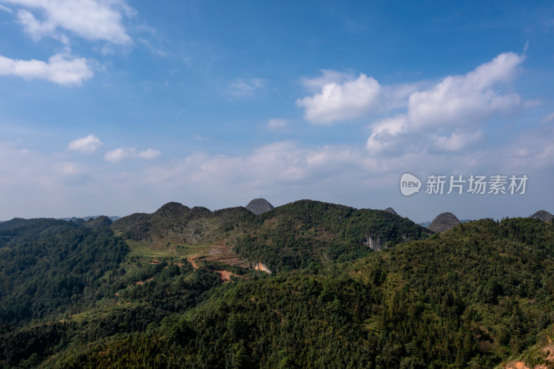 山脉 山峰 山峦 云雾缭绕的山峰