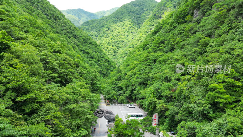 航拍湖北神农架官门山景区