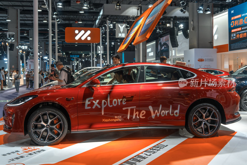 华南国际车展上智己L6型新能源汽车