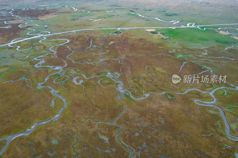 甘肃甘南玛曲阿万仓湿地蜿蜒河道草原航拍