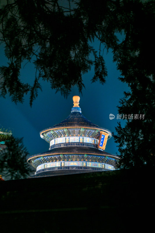 夜幕下的北京天坛祈年殿建筑 夜景灯光