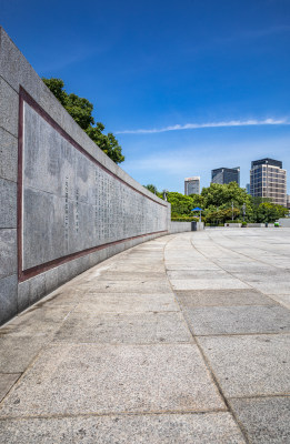 上海外滩外白渡桥陆家嘴黄浦江城市景观