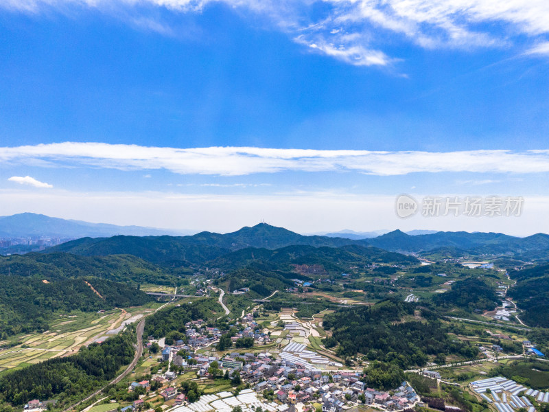 山川丘陵农业种植农田航拍摄影图