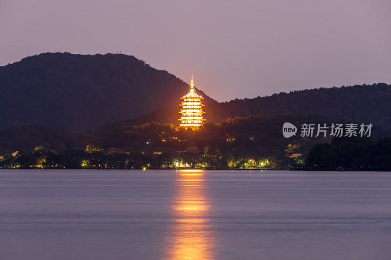 雷峰塔夜景