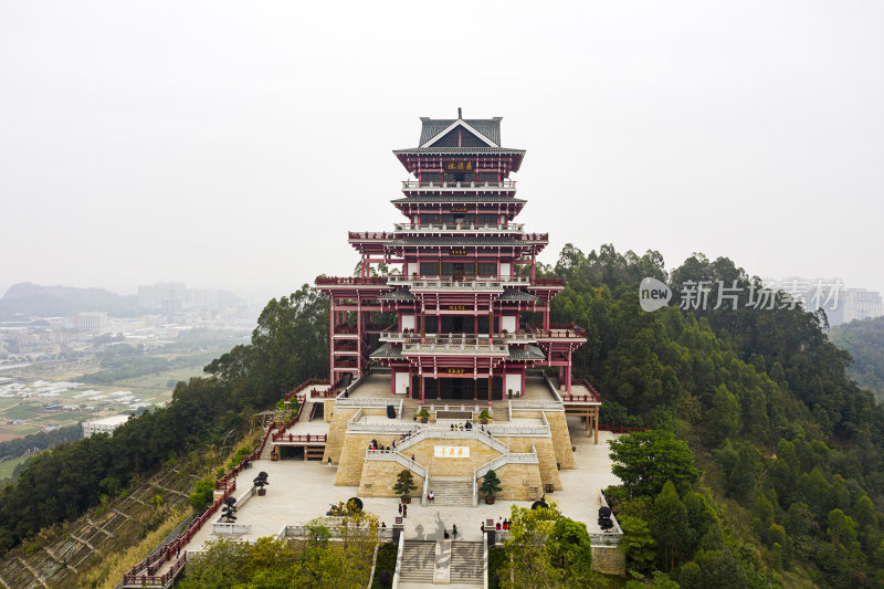 佛山展旗峰山顶特色建筑航拍