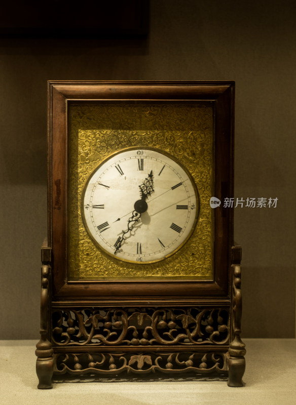 江苏南京博物院文物古典风格的钟表