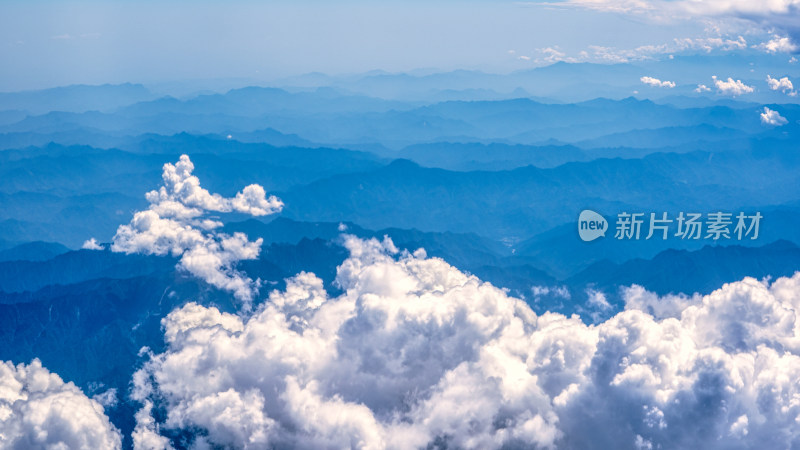 飞机上拍摄的甘南藏族自治州舟曲县的群山