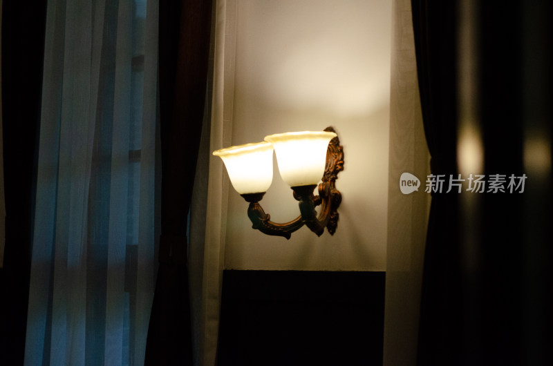 河南洛阳香山寺的蒋宋别墅的卧室壁灯