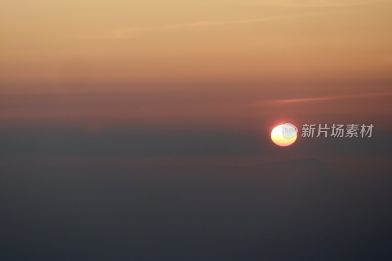 泰山日出/凌晨五点的圆日