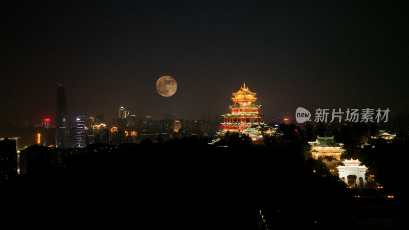 重庆中秋月亮照片中秋节满月城市月亮升起来