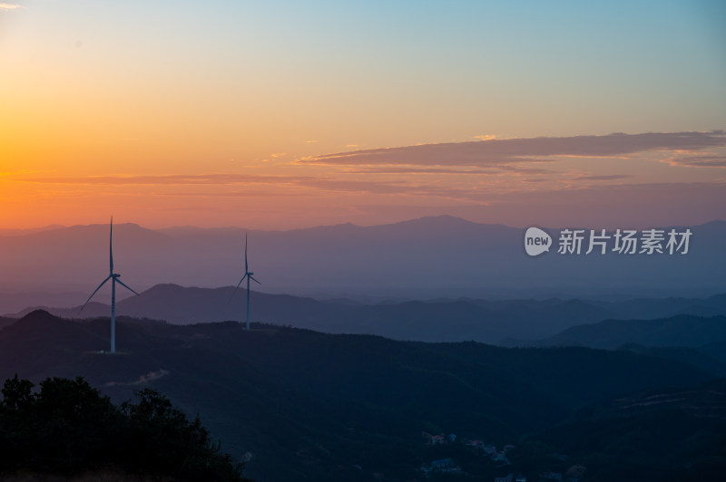 高山金色日出