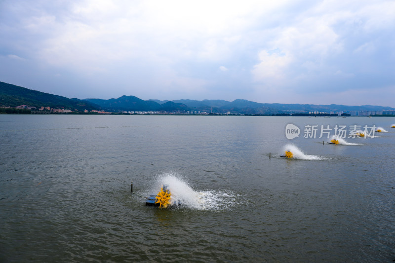 云南昆明海埂大坝滇池