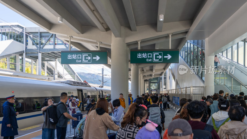 四川阿坝藏族羌族自治州黄龙九寨站